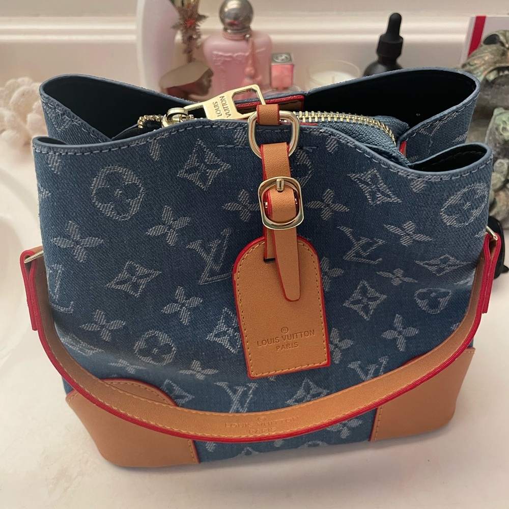 Louis Vuitton Blue and Tan Shoulder Bag with Monogram Design